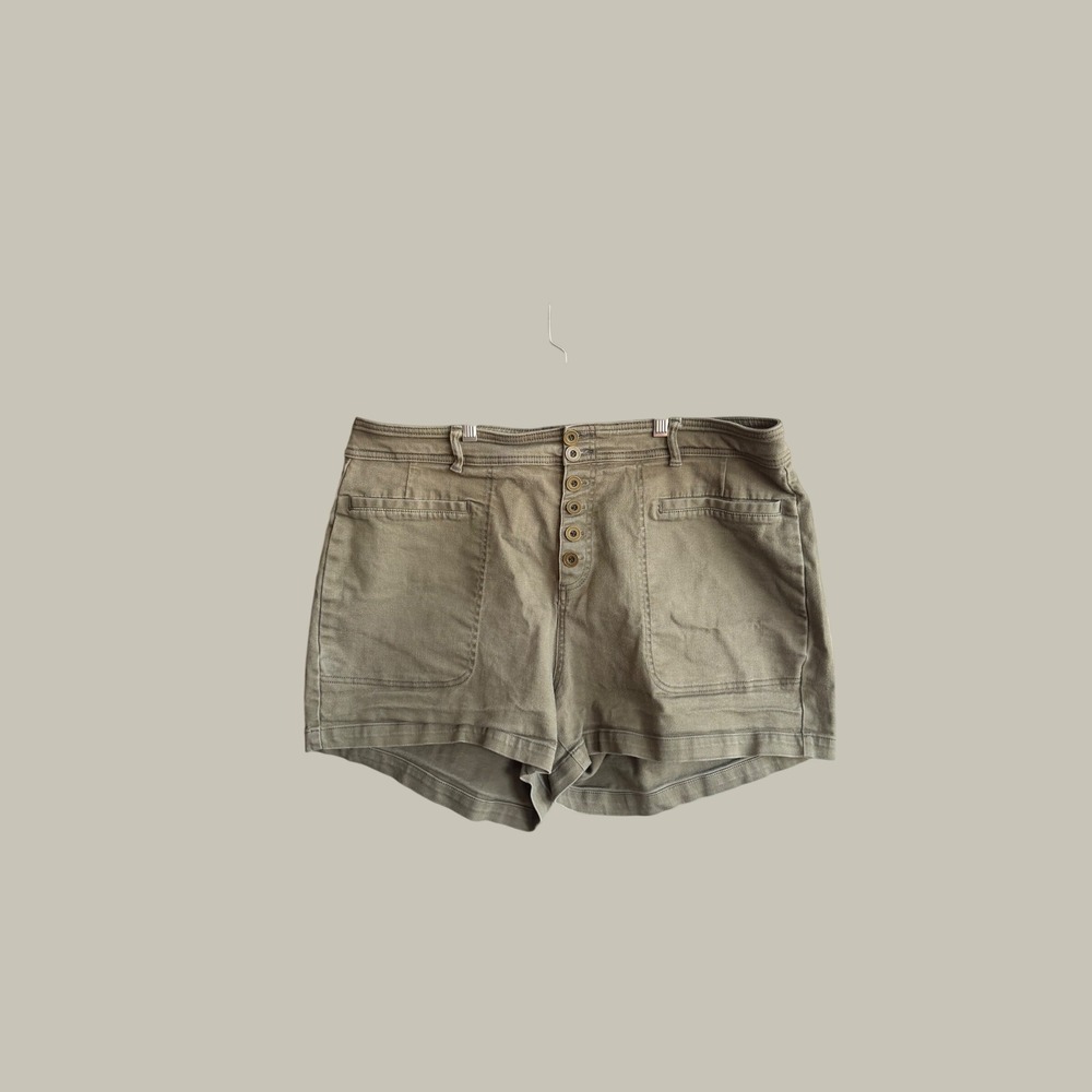 Ava & Viv Olive Green Button Fly Utility Shorts Plus Size 18W High Rise Workwear